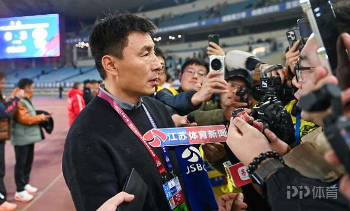 å±_å¹_æ_ªå_¾_2-12-2025_203242_weibo.com